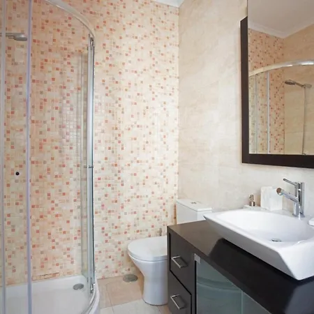 Renovated Cosy 1bedroom In Santos Lissabon